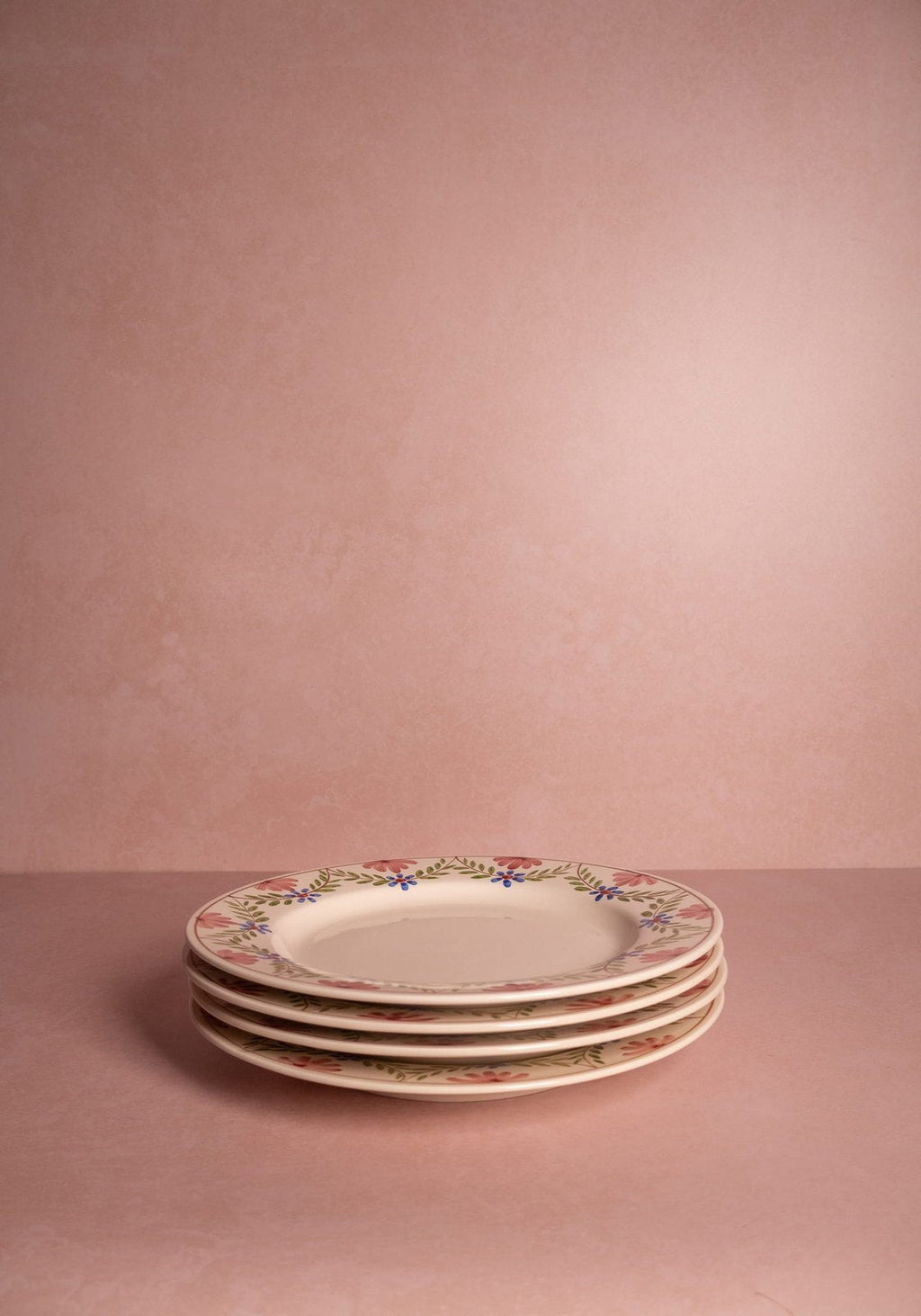Camilla Green Garland Dinner Plates Hand-Painted Portuguese Set of 4